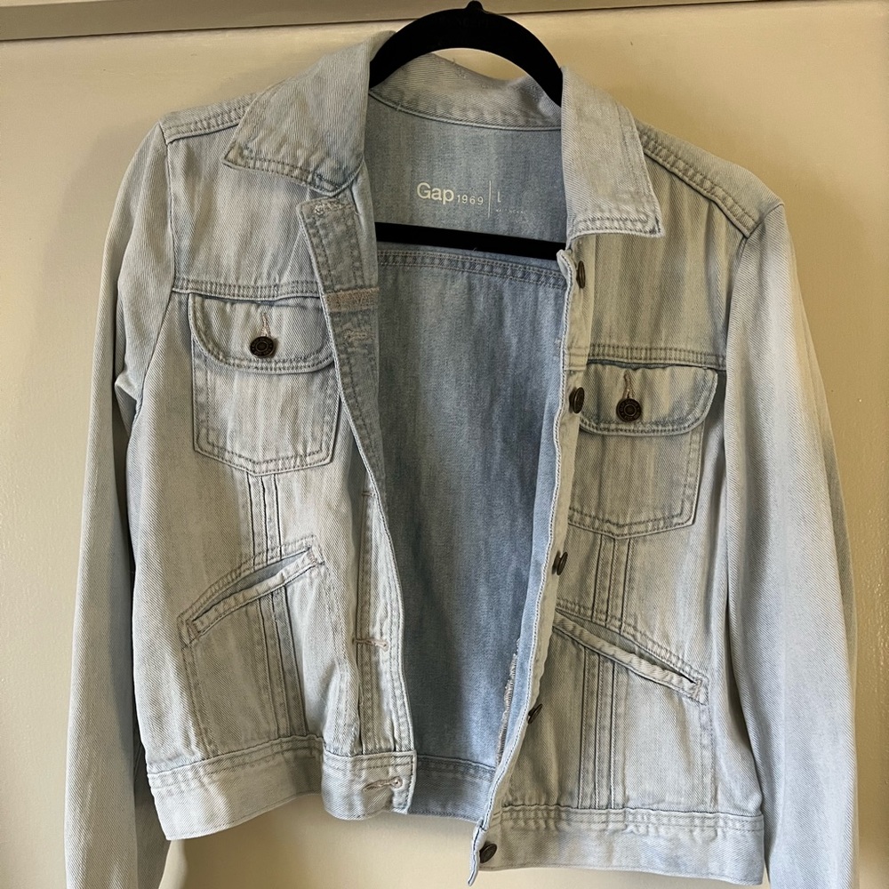 GAP light wash Denim jacket size large